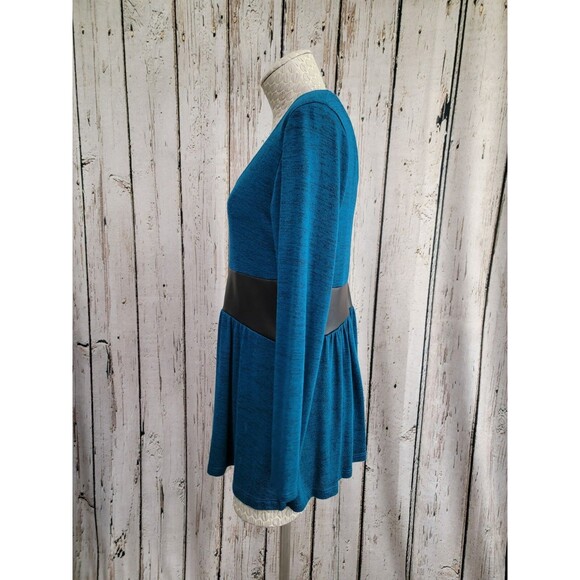 ALK Women's Medium‎ Venus Faux Leather T-Strap V-Neck Sweater Blouse Shirt NWOT - Picture 6 of 9